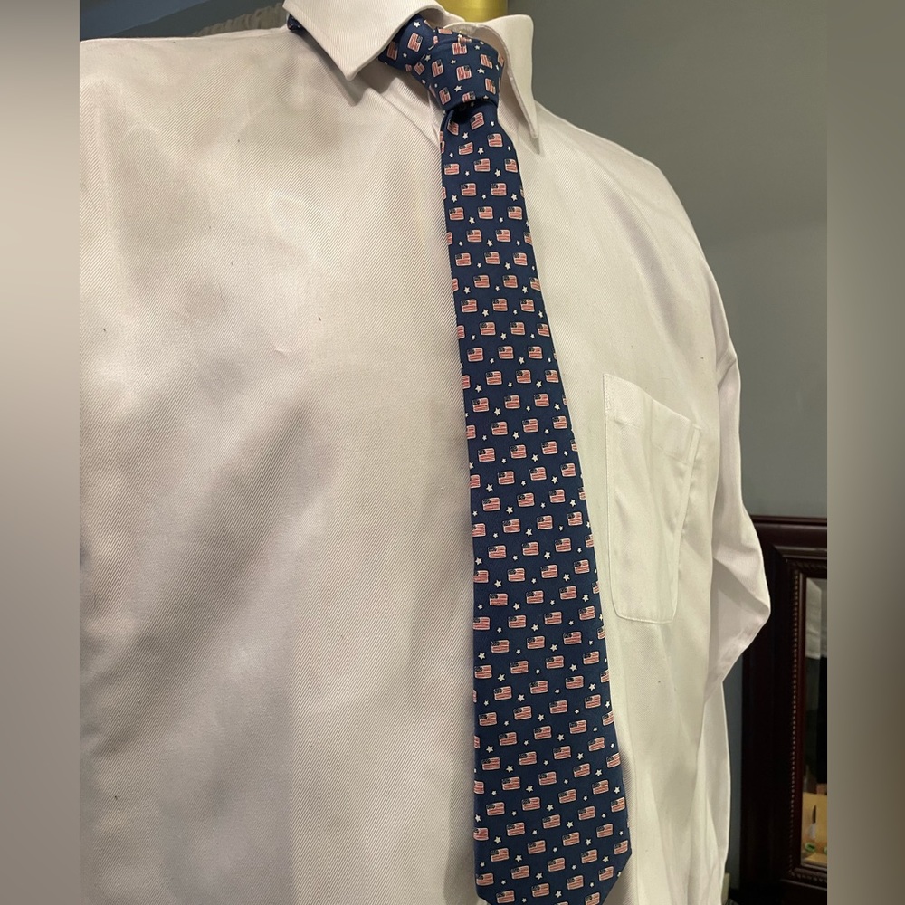 NWOT Boys 100% silk necktie vineyard vines American flag
